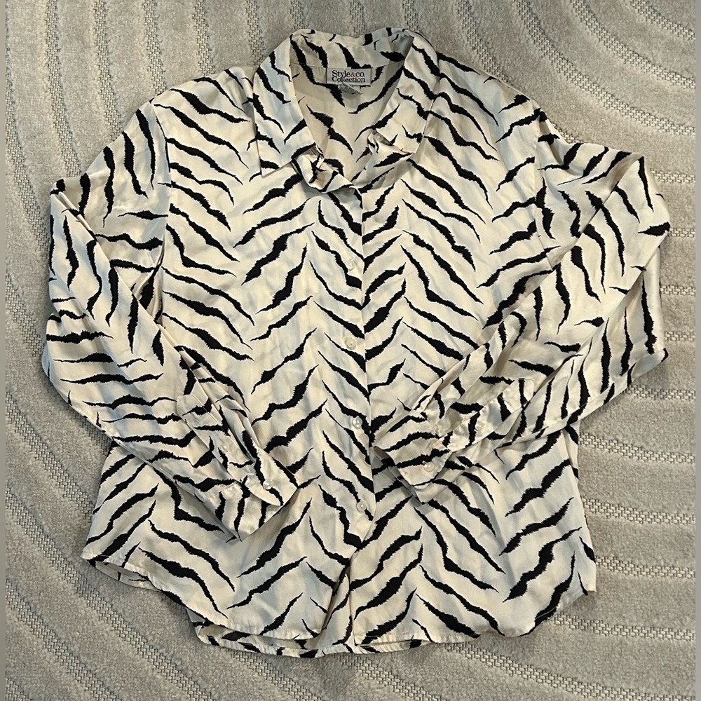 Vintage Style & Co. Collection 100% Silk Patterned Button Down Blouse - Size 12
